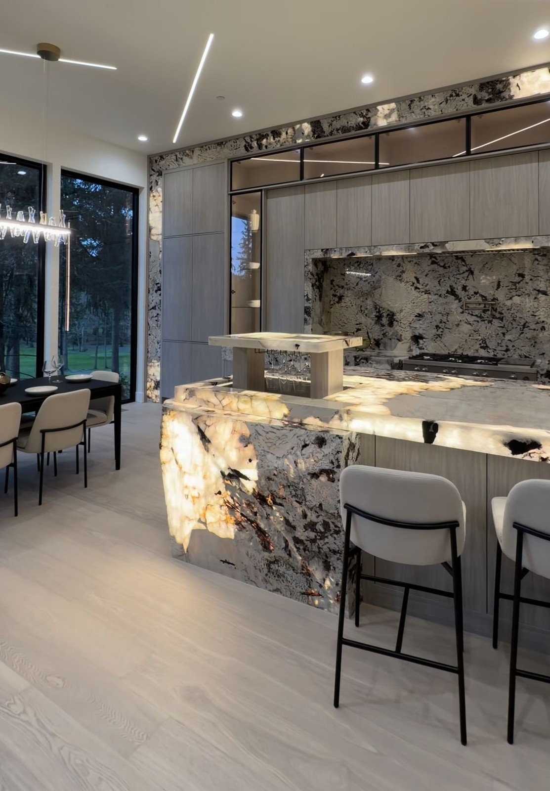 Onyx kitchen